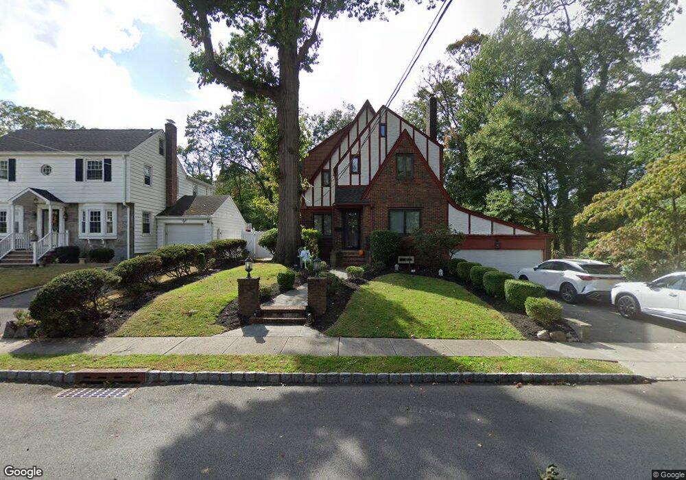 526 Twin Oaks Rd, Union, NJ 07083 - photo 1