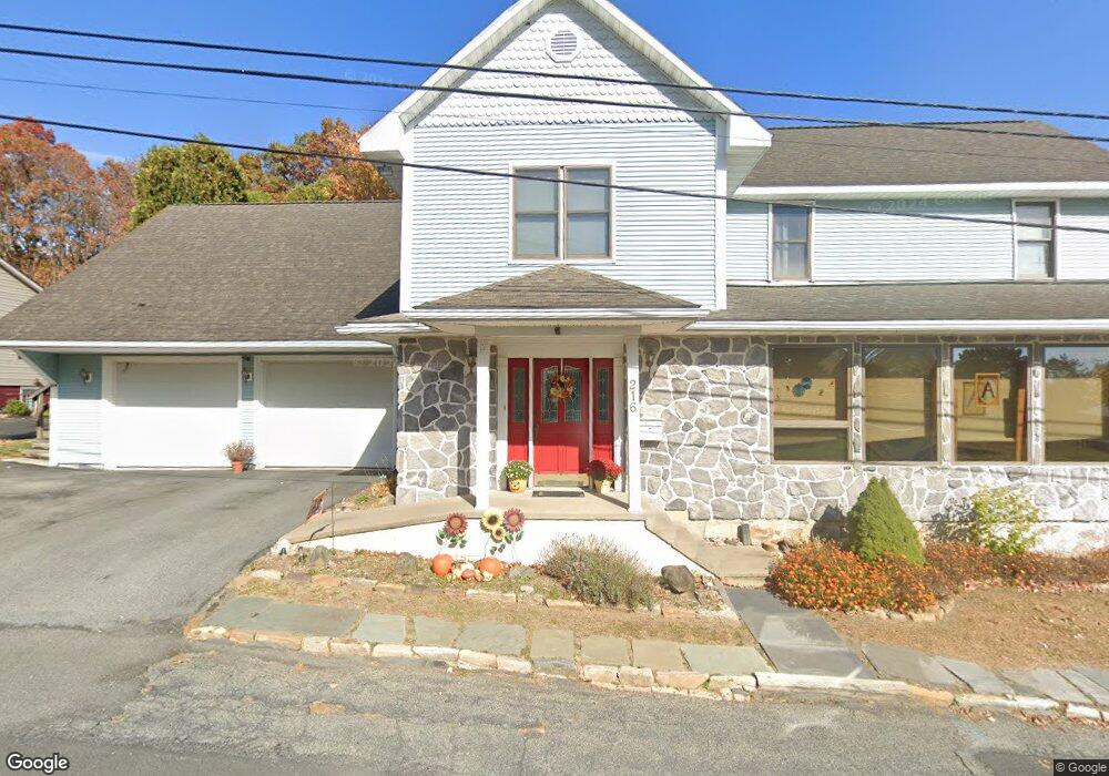 216 Oak St, Pen Argyl, PA 18072 - photo 1