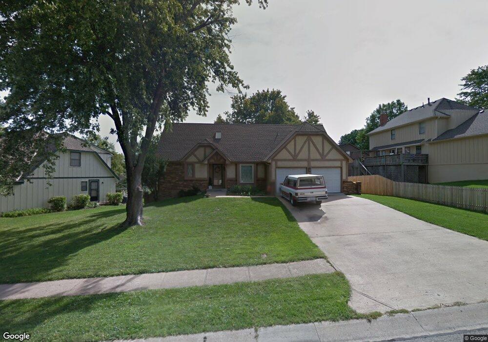 6507 Hallet St, Shawnee, KS 66216 - photo 1