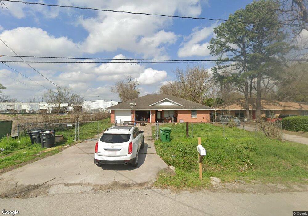 15 Veenstra St, Houston, TX 77022 - photo 1