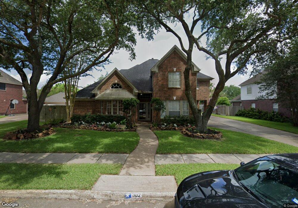 302 Eagle Lakes Dr, Friendswood, TX 77546 - photo 1