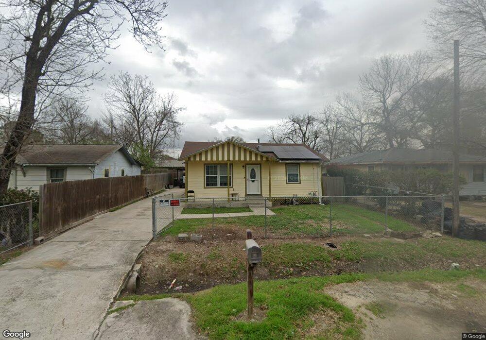 7722 Hanfro Ln, Houston, TX 77088 - photo 1