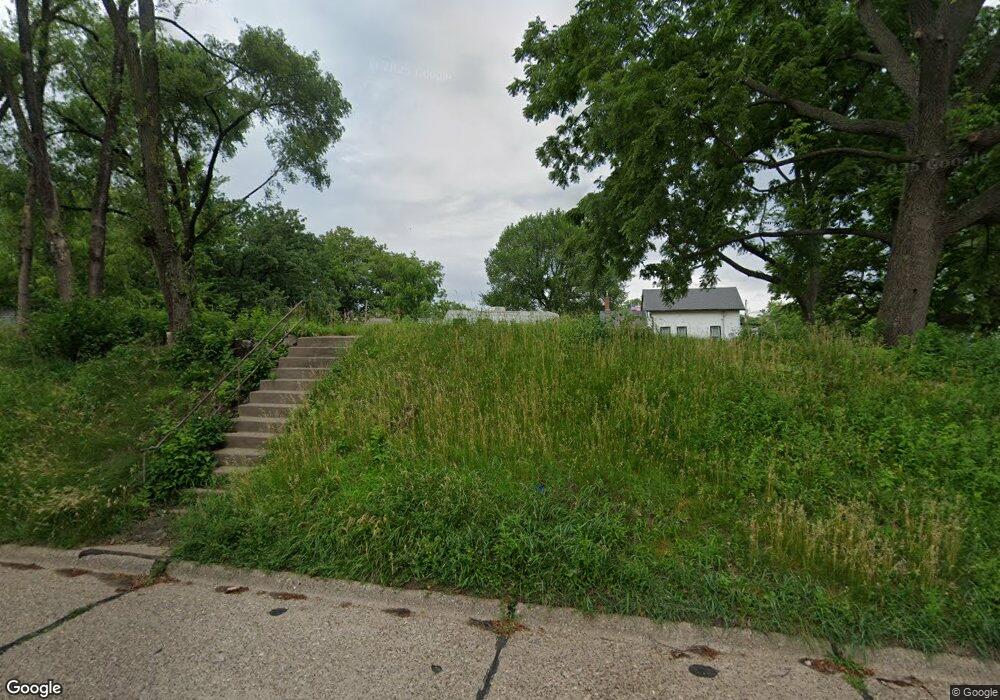 1724 E 16th St, Davenport, IA 52803 - photo 1