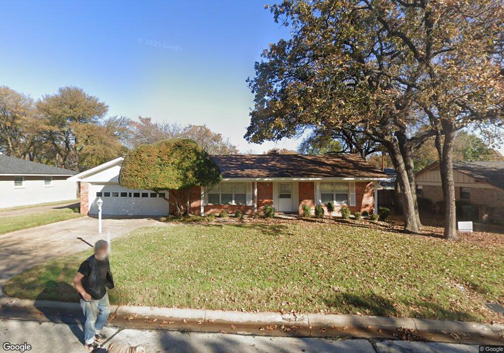 613 Annette Dr, Bedford, TX 76022 - photo 1