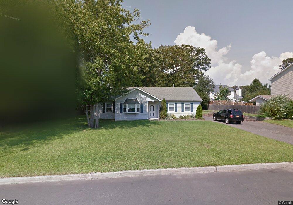 33 Maddox Ave, Islip, NY 11751 - photo 1