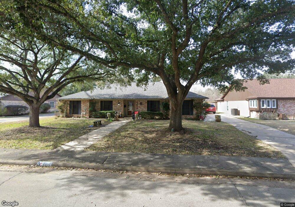 2010 Meadow Ln, Richmond, TX 77469 - photo 1