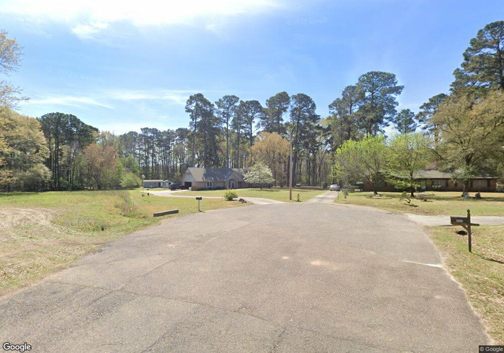 4902 Twin Oak Dr, Texarkana, TX 75503 - photo 1