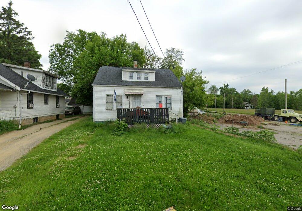1053 W Juliah Ave, Flint, MI 48505 - photo 1
