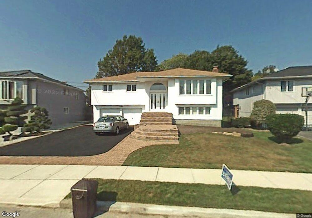 2495 Harbor Ln, Bellmore, NY 11710 - photo 1