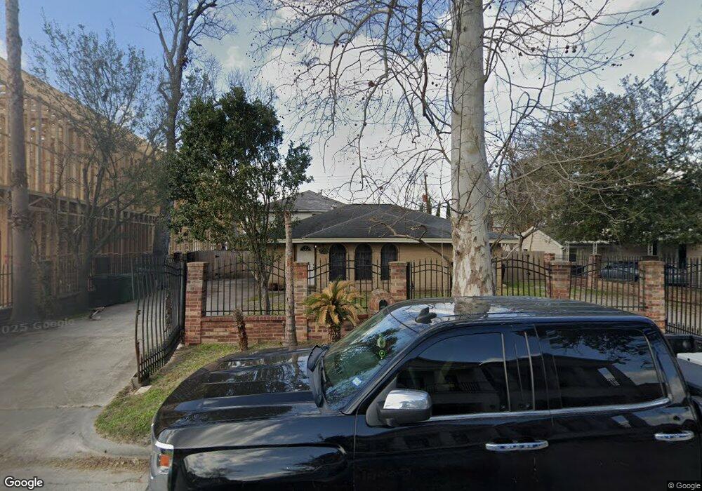 607 E 26th St, Houston, TX 77008 - photo 1