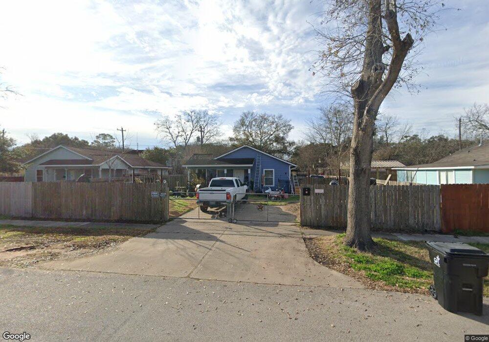 2710 Avenue F, Rosenberg, TX 77471 - photo 1