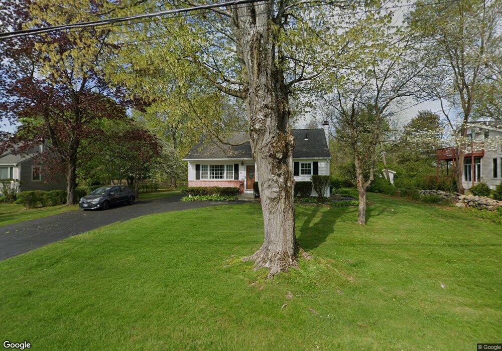 2811 Hedge St, Yorktown Heights, NY 10598 - photo 1