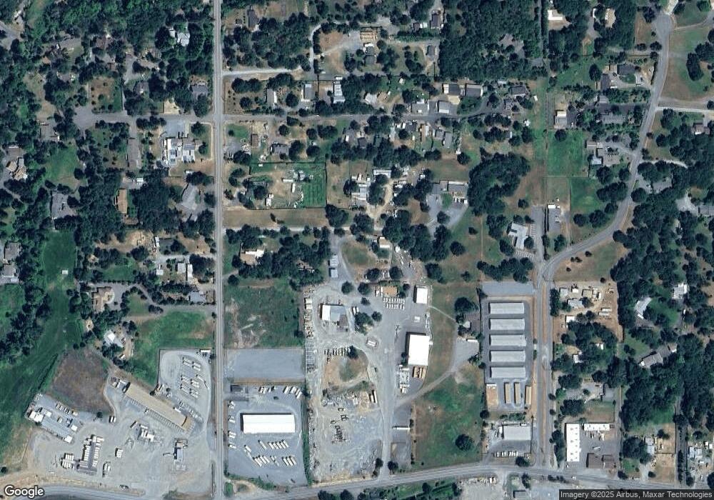 313 W Jones Creek Rd, Grants Pass, OR 97526 - photo 1