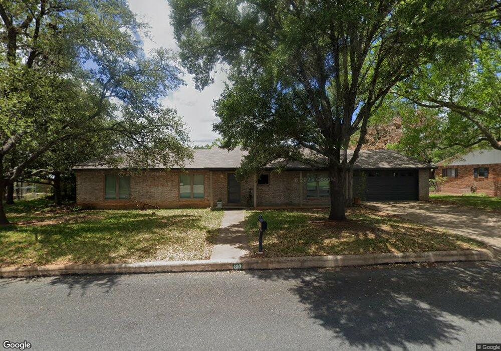 103 Crestwood Dr, Fredericksburg, TX 78624 - photo 1