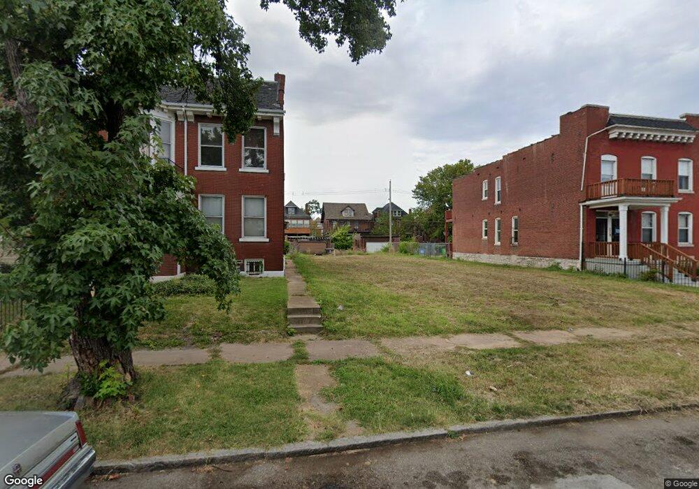 4547 Athlone Ave, Saint Louis, MO 63115 - photo 1