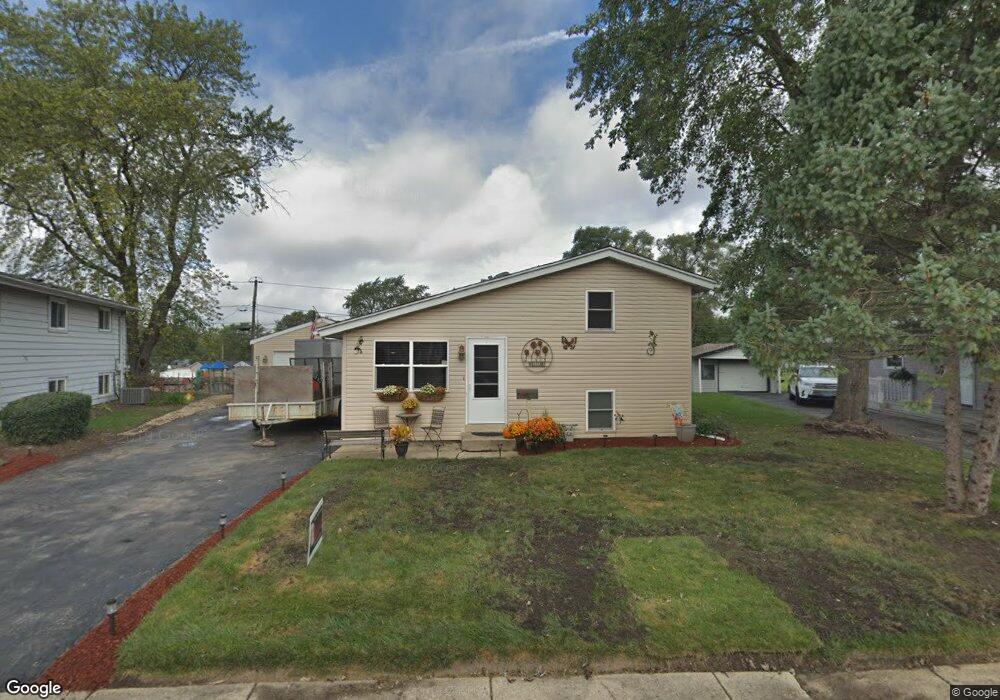 1238 Navajo Dr, Carpentersville, IL 60110 - photo 1