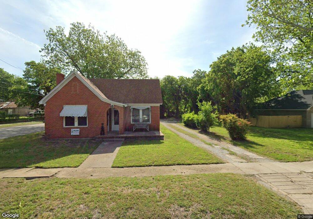 622 N Dixon St, Gainesville, TX 76240 - photo 1