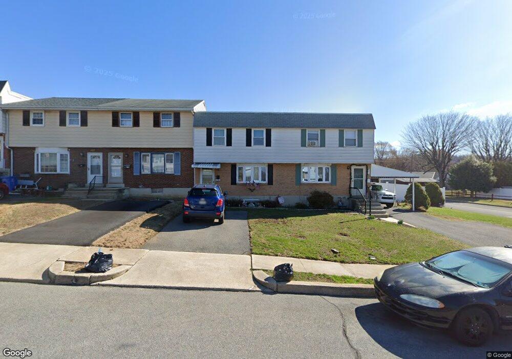 633 Centre St, Reading, PA 19605 - photo 1