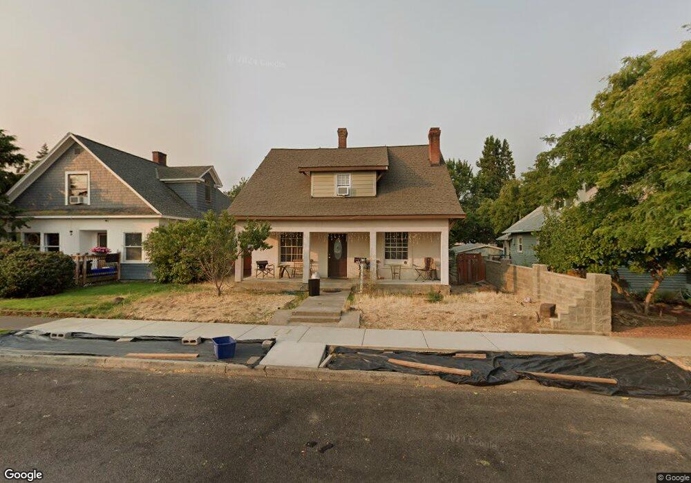 412 W 7th St, the Dalles, OR 97058 - photo 1