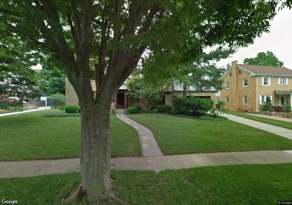 424 Everett Dr, Lansing, MI 48915 - photo 1