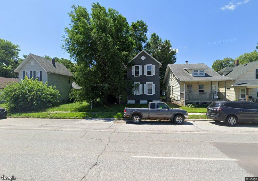 1523 1/2 W 4th St, Davenport, IA 52802 - photo 1