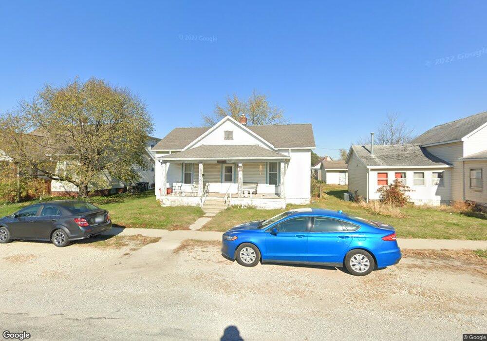 708 W Shelby Ave, Effingham, IL 62401 - photo 1