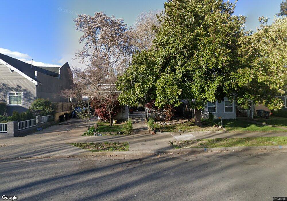 228 NE B St, Grants Pass, OR 97526 - photo 1