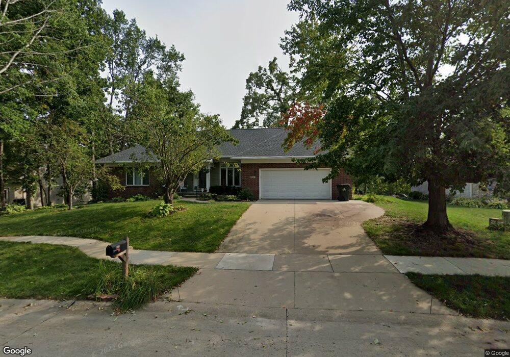 2561 L Ave NW, Cedar Rapids, IA 52405 - photo 1