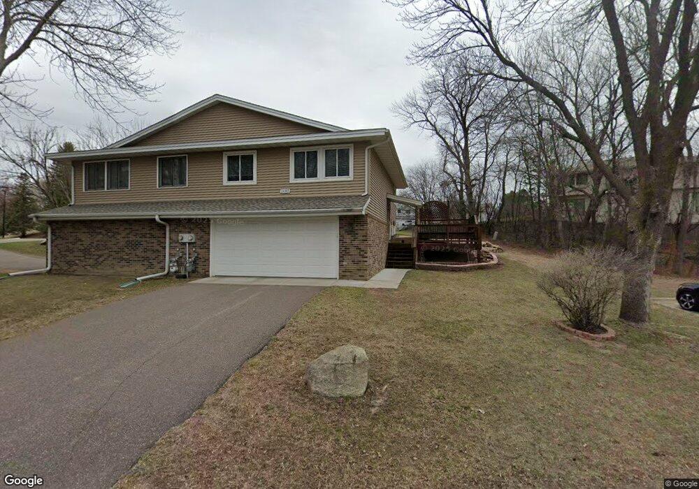 18305 Creeks Bend Dr, Minnetonka, MN 55345 - photo 1