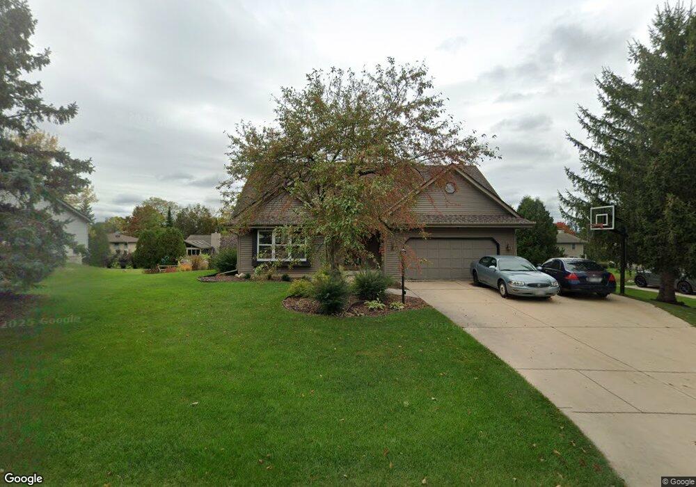 W160N10599 Fieldstone Pass, Germantown, WI 53022 - photo 1