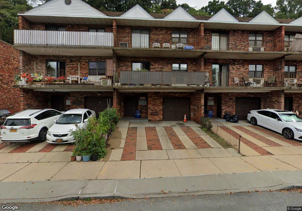 6817 242nd St unit 35C, Douglaston, NY 11362 - photo 1