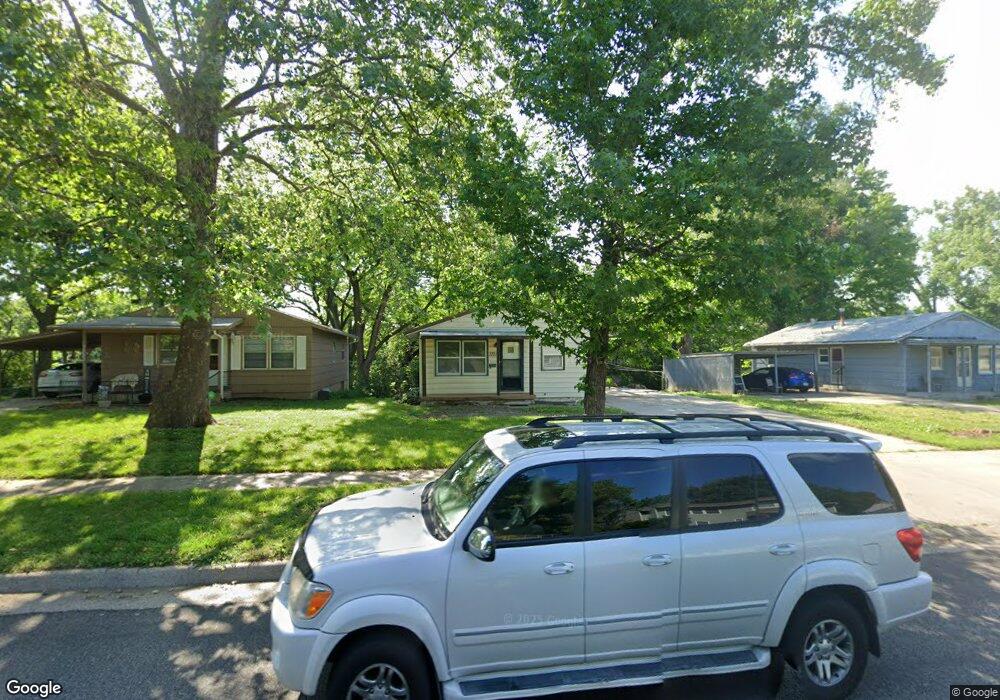 3721 S Humboldt St, Topeka, KS 66609 - photo 1