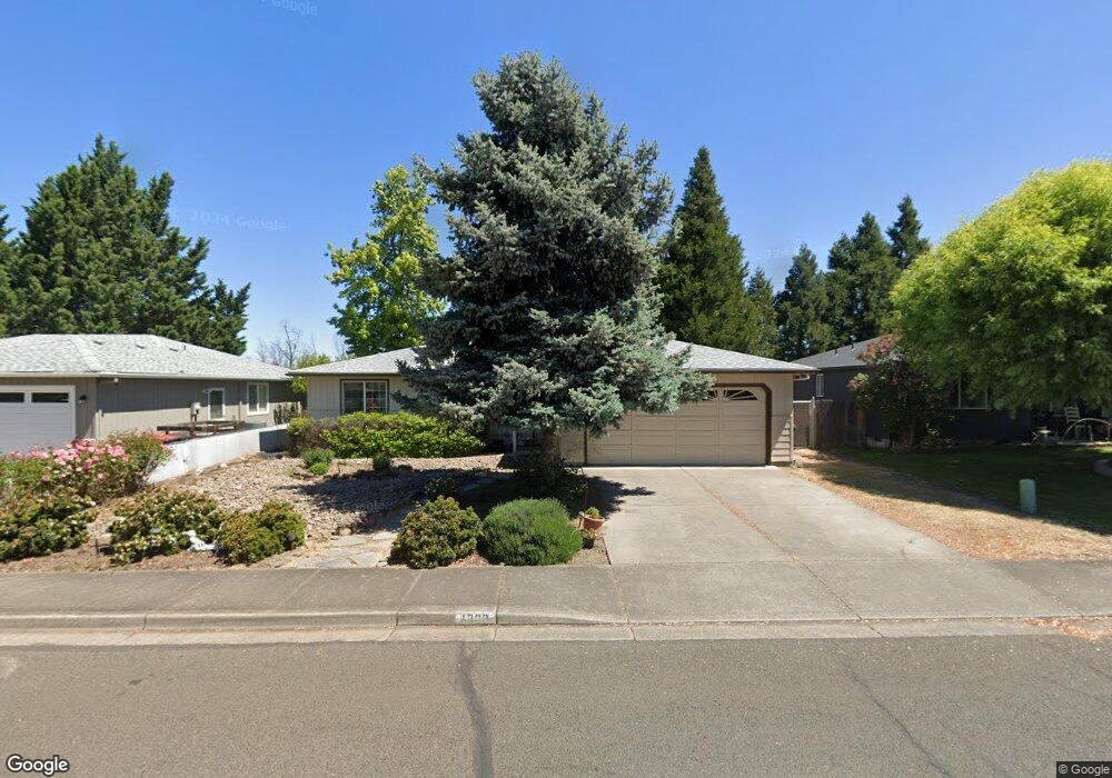 1323 Far West Ave, Central Point, OR 97502 - photo 1