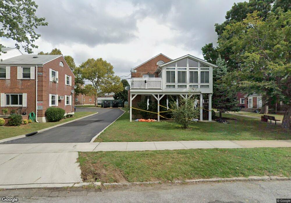 74-45 260th St unit B-2, Glen Oaks, NY 11004 - photo 1