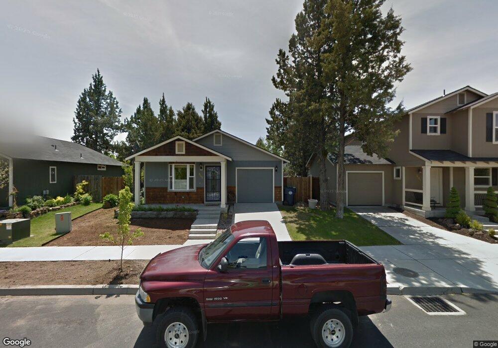 3143 NE Wells Acres Rd, Bend, OR 97701 - photo 1