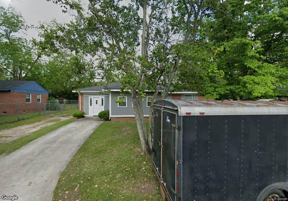 123 Grove Ave, Fitzgerald, GA 31750 - photo 1