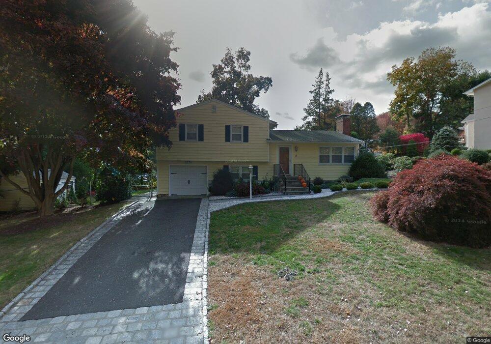 9 Spruce St, Trumbull, CT 06611 - photo 1