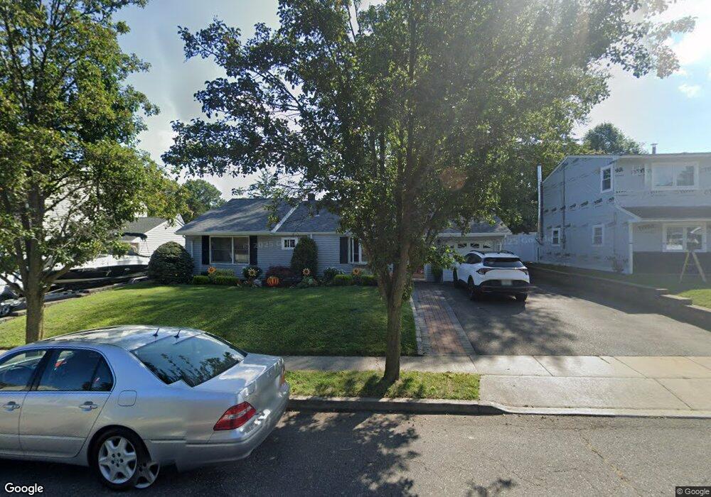 6 Bryant Rd, Glen Cove, NY 11542 - photo 1