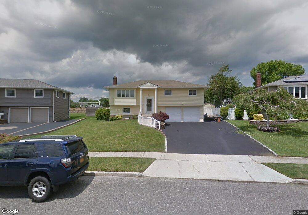 23 Heather Crescent, ComMacK, NY 11725 - photo 1