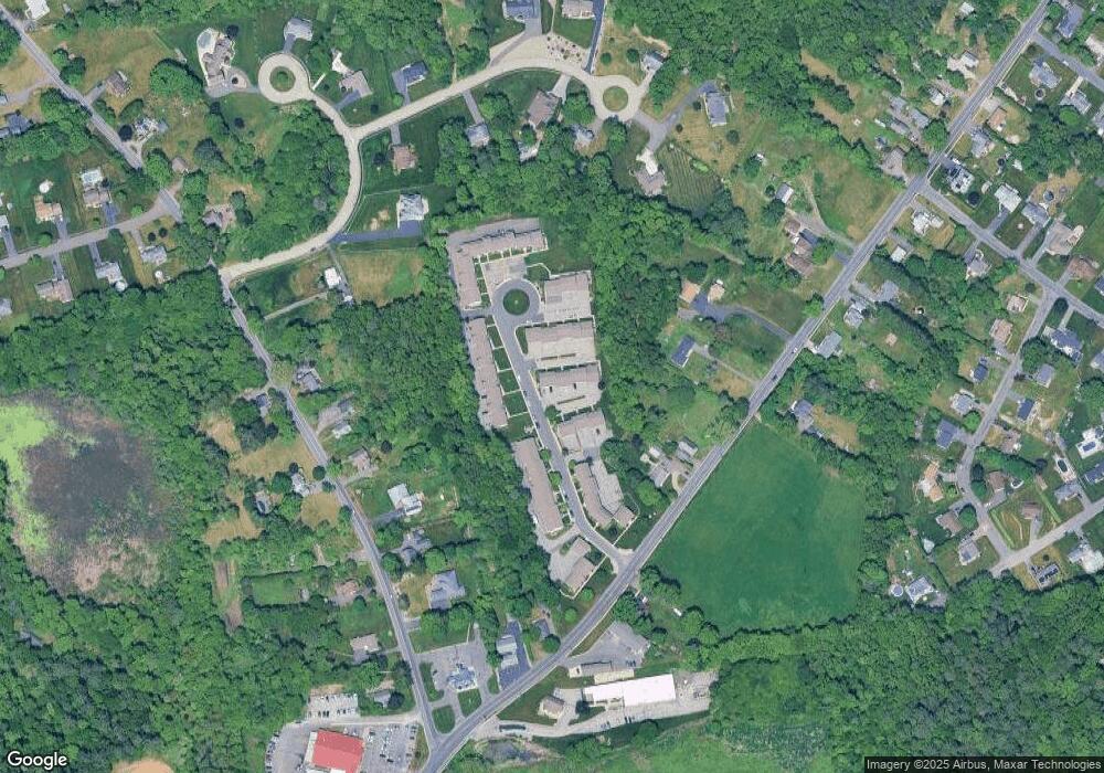 612 Meadowecrest Cir, Ludlow, MA 01056 - photo 1