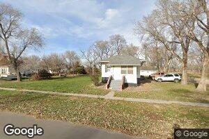 302 W 10th St, Woonsocket, SD 57385