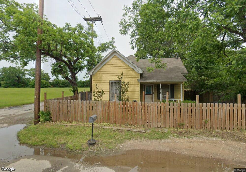 516 N Wilhite St, Cleburne, TX 76031 - photo 1