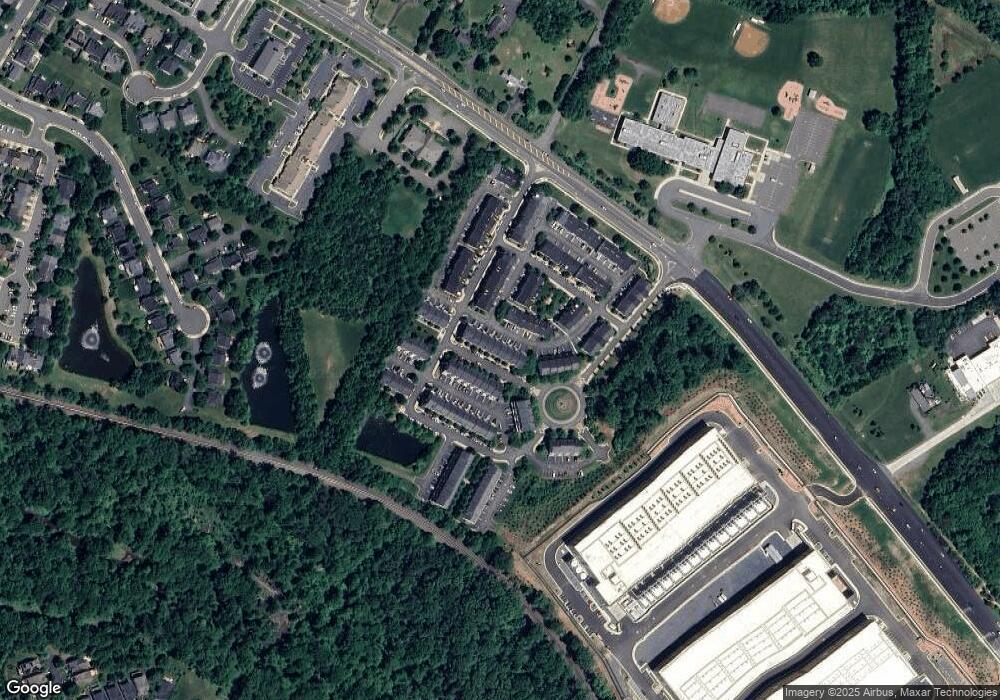 14564 Marlow St unit 104, Gainesville, VA 20155 - photo 1