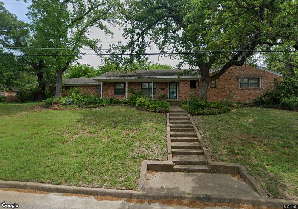 1120 S Fairbanks Ave, Denison, TX 75020 - photo 1