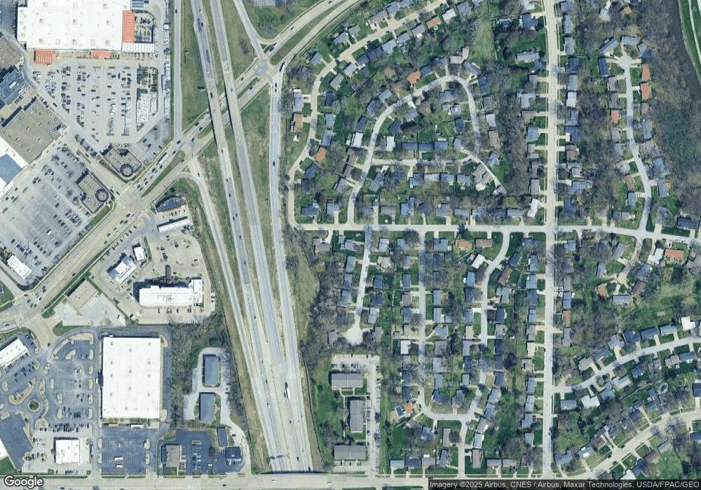 1536 Parklane Dr, Bettendorf, IA 52722 - photo 1