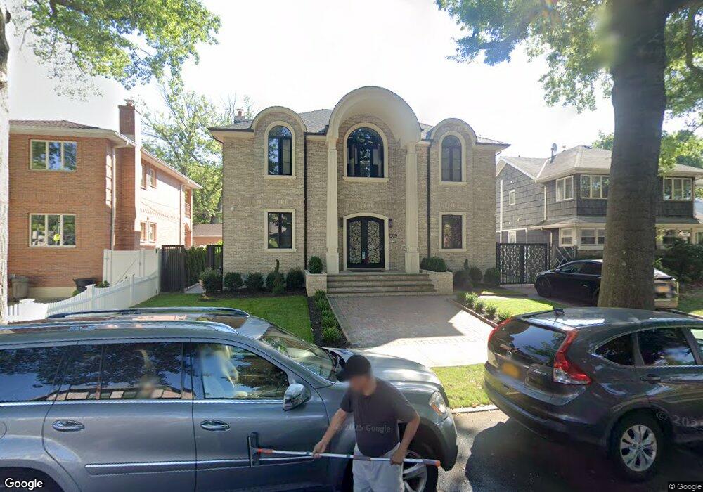 73-09 196th Place, Flushing, NY 11366 - photo 1