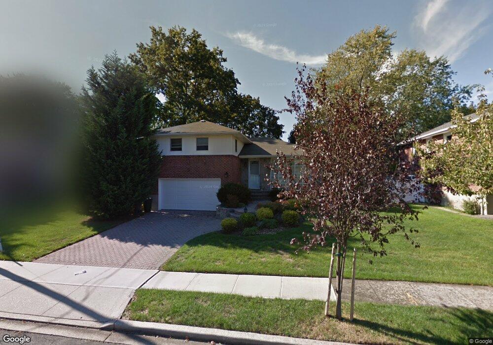 19 Theodore Dr, Plainview, NY 11803 - photo 1