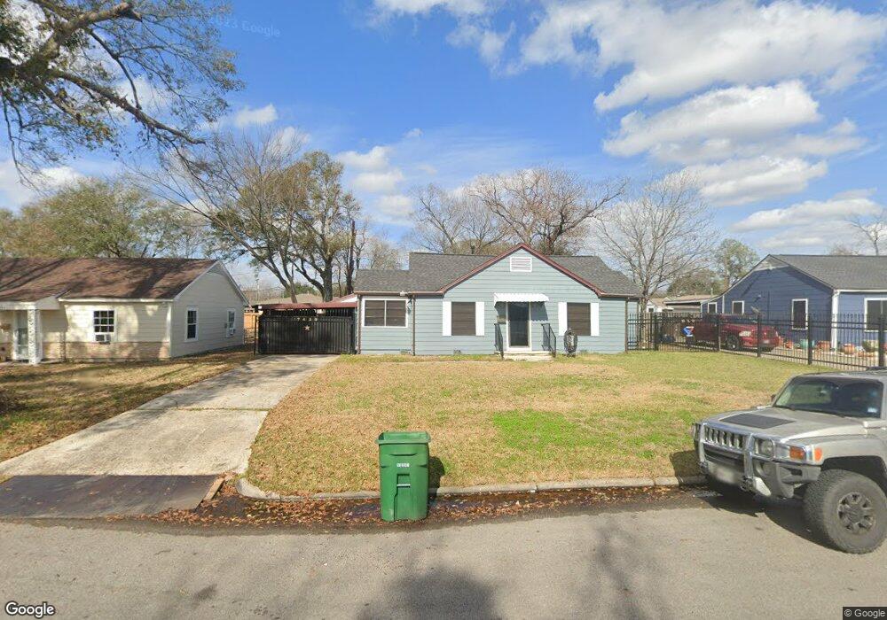 7439 Kingsley St, Houston, TX 77087 - photo 1