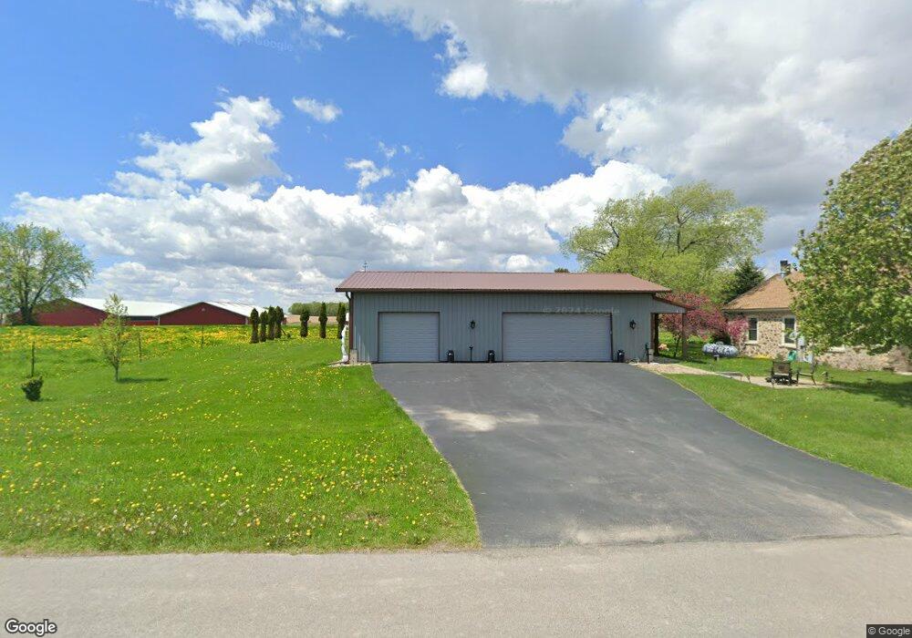 5425 Butternut Dr, Kewaskum, WI 53040 - photo 1