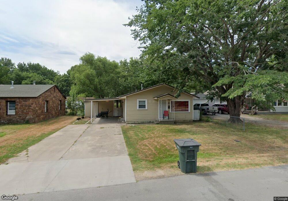 224 E Pine St, Skiatook, OK 74070 - photo 1
